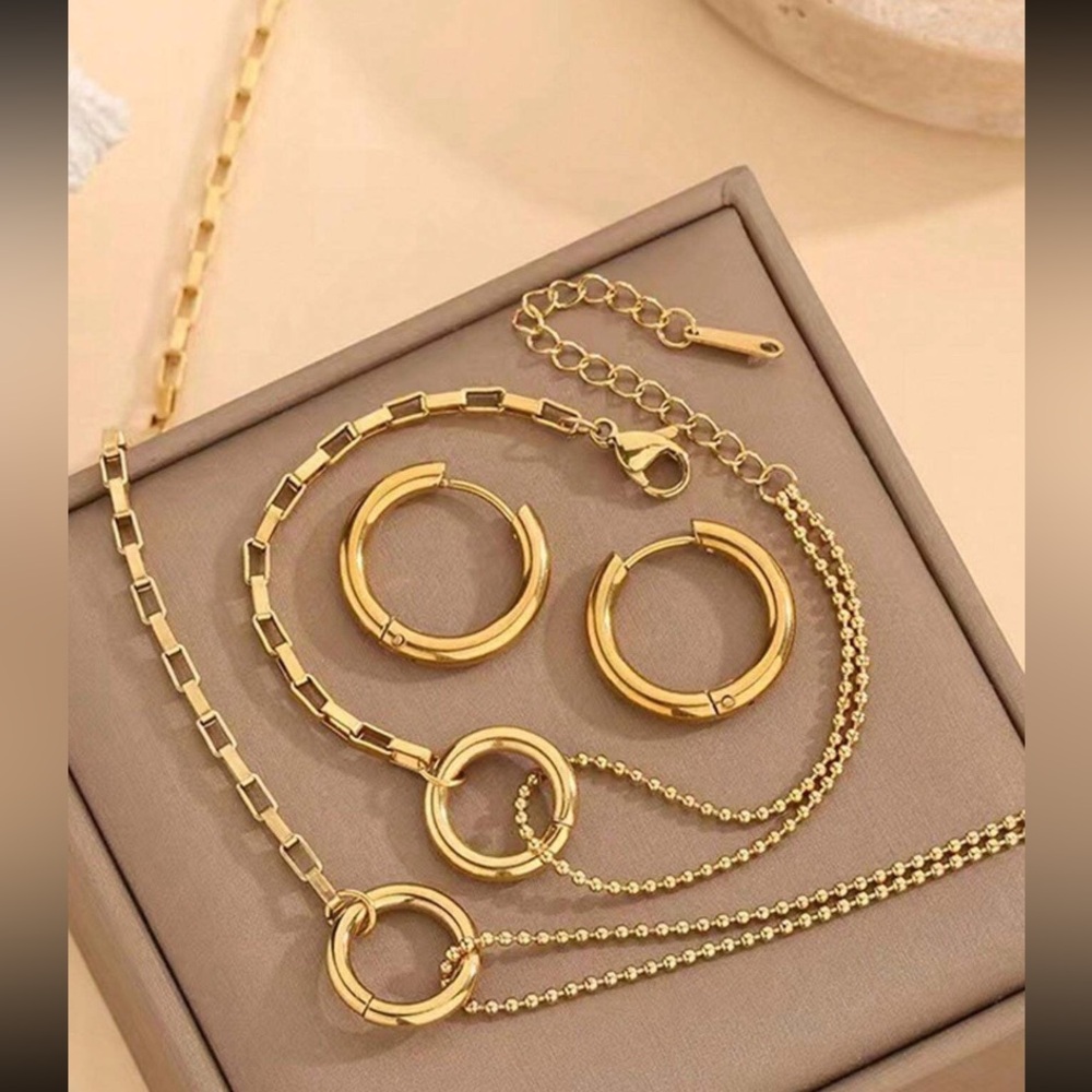 Unique Stainless Steel Jewelry Set 18K Gold Plating